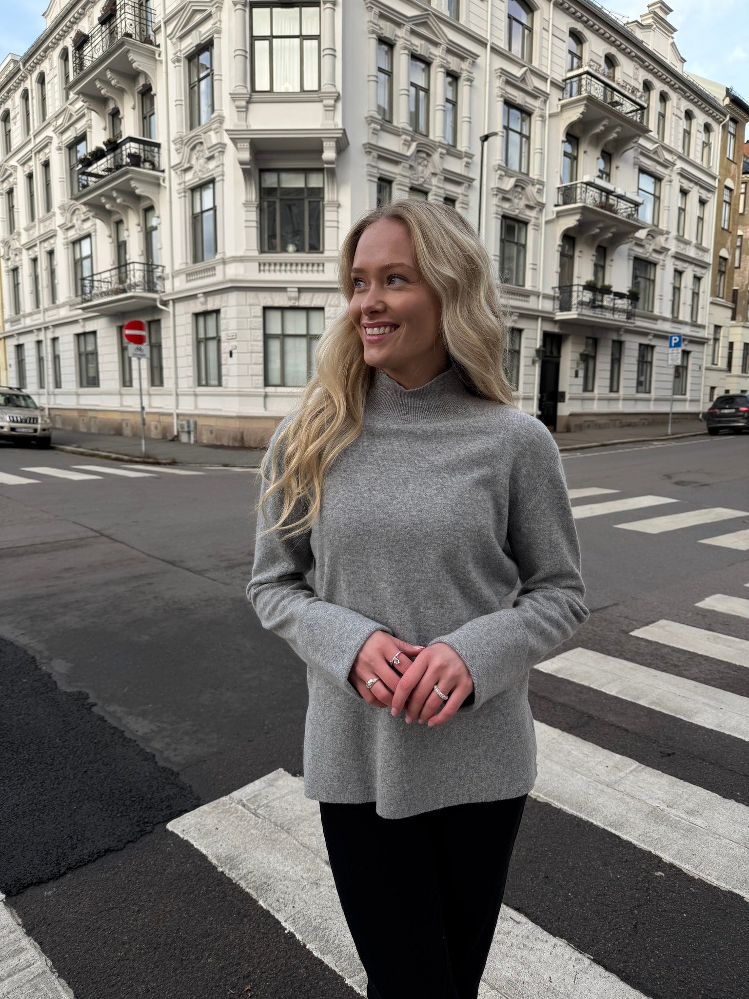 YASEMILIE Pullover - Light Grey Melange